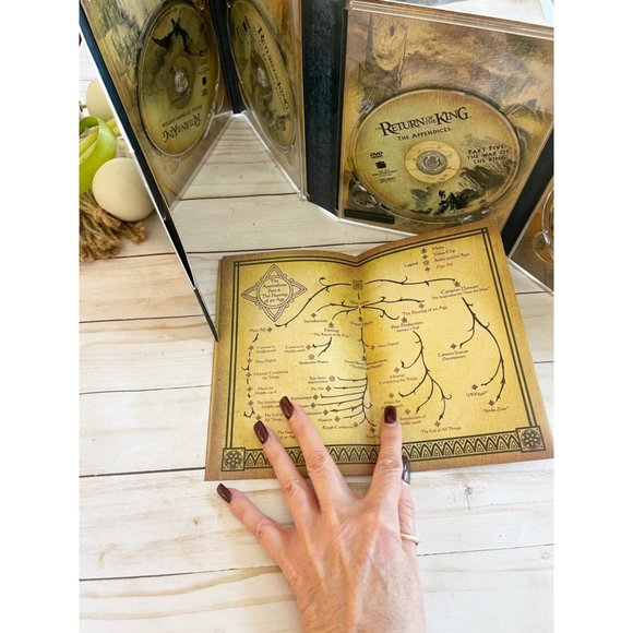 Lord of the Rings Trilogy Extended Edition Dvd Sets - Picture 2 of 8